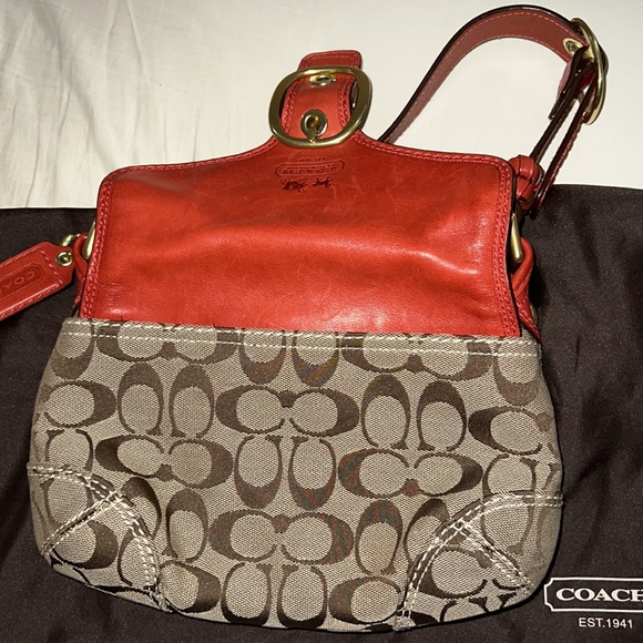 COACH top handle bag with buckle details - Picture 5 of 7